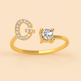 Anillo de cristal con letra personalizada