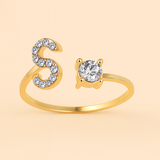 Anillo de cristal con letra personalizada