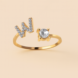 Anillo de cristal con letra personalizada