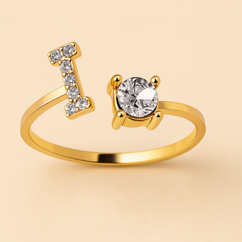 Anillo de cristal con letra personalizada