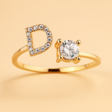 Anillo de cristal con letra personalizada