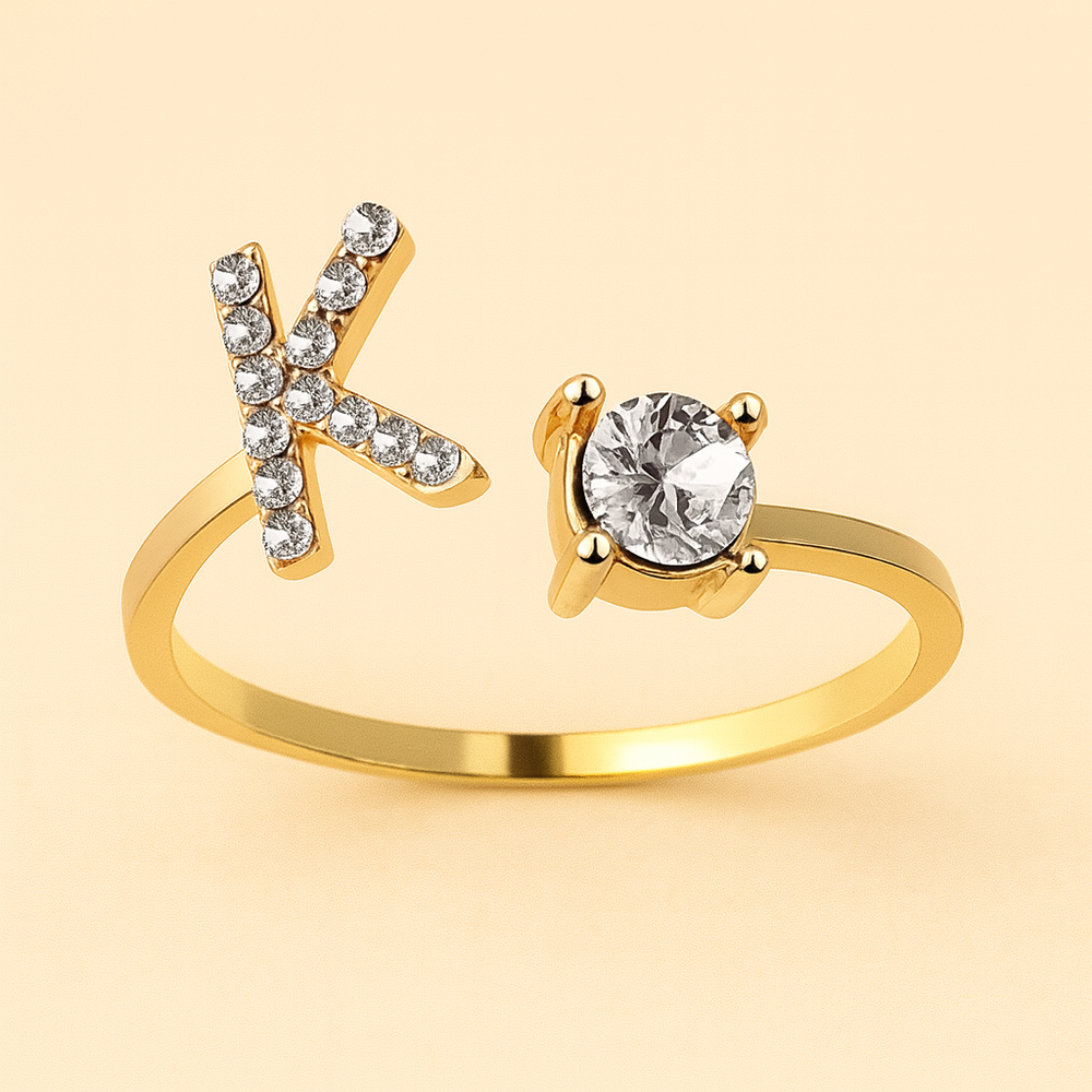 Anillo de cristal con letra personalizada