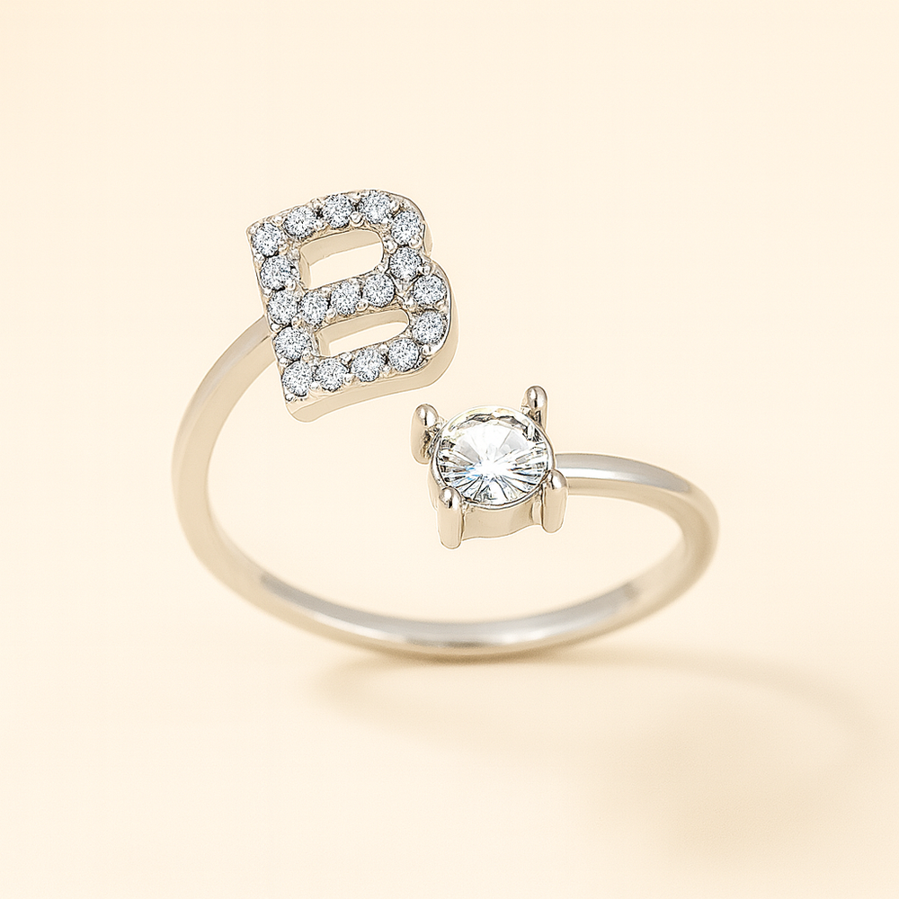 Anillo de cristal con letra personalizada