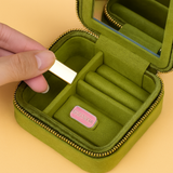 Estuche de viaje de terciopelo para joyas – Edición oliva
