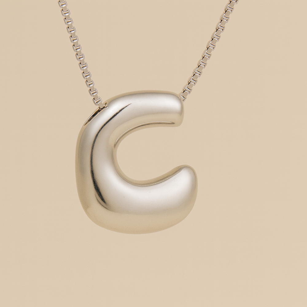 Collar personalizado con inicial de letra de burbuja