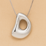 Collar personalizado con inicial de letra de burbuja