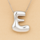 Collar personalizado con inicial de letra de burbuja