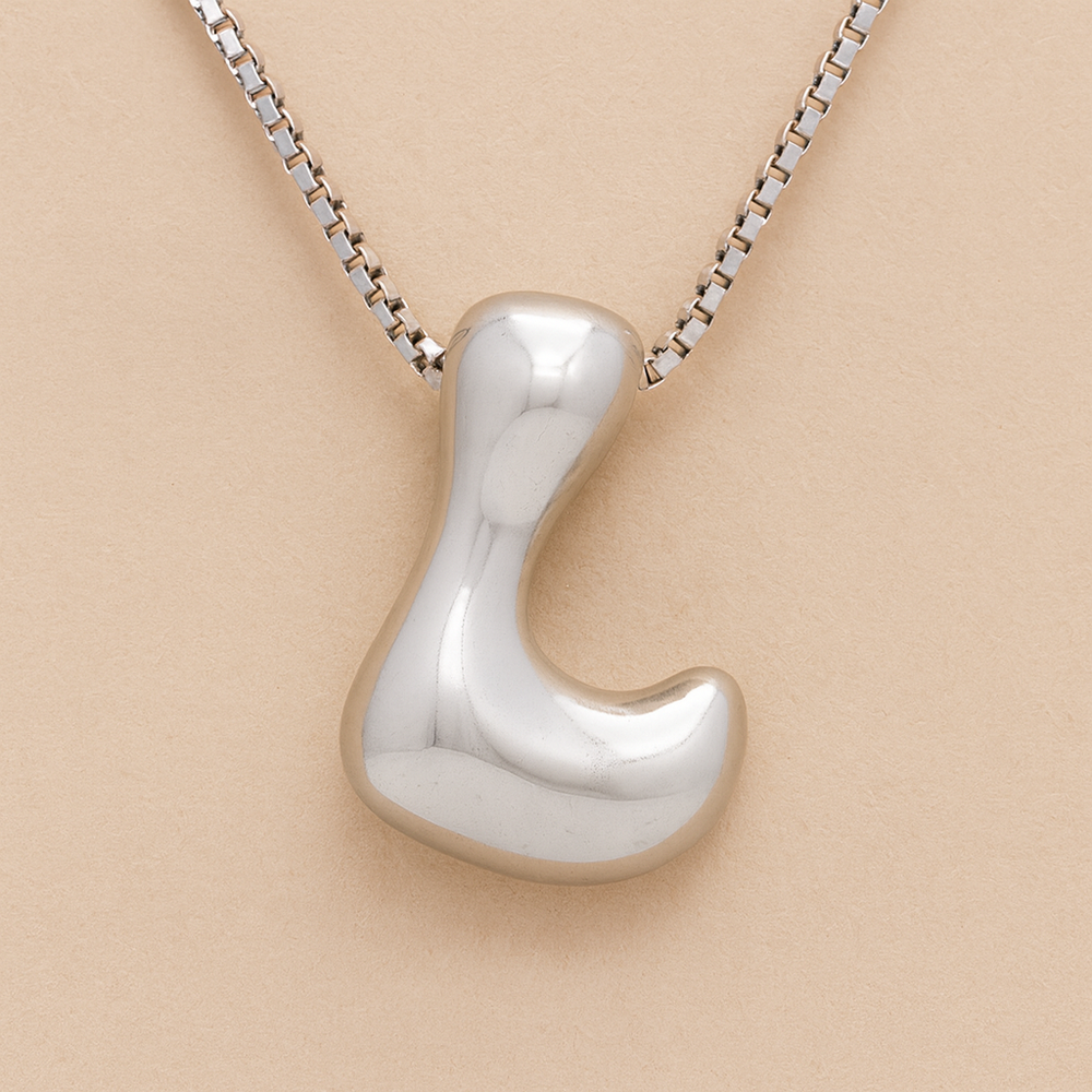 Collar personalizado con inicial de letra de burbuja