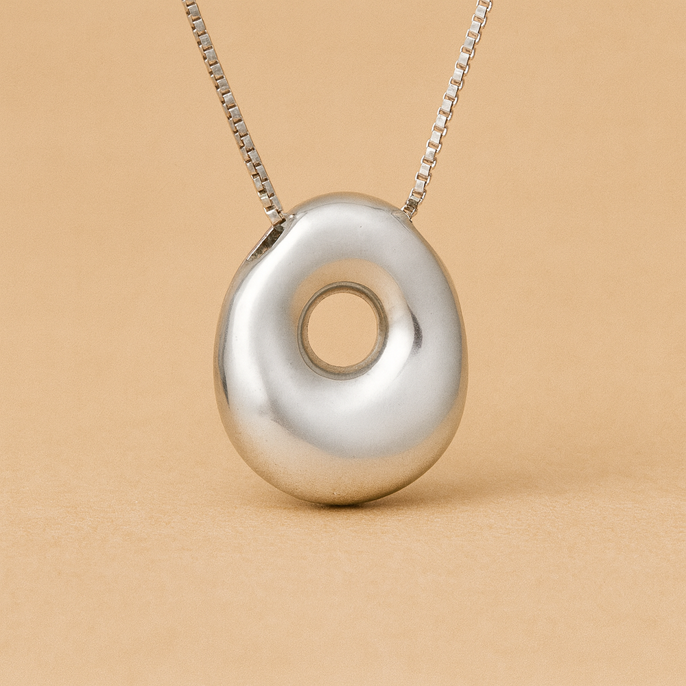 Collar personalizado con inicial de letra de burbuja