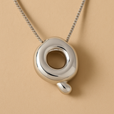 Collar personalizado con inicial de letra de burbuja