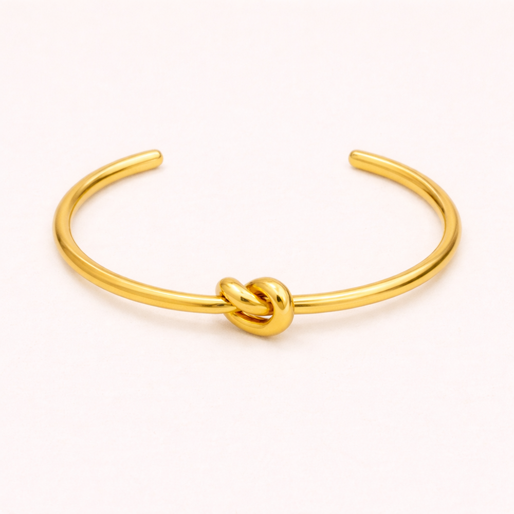 Delicate Gold Knot Bracelet