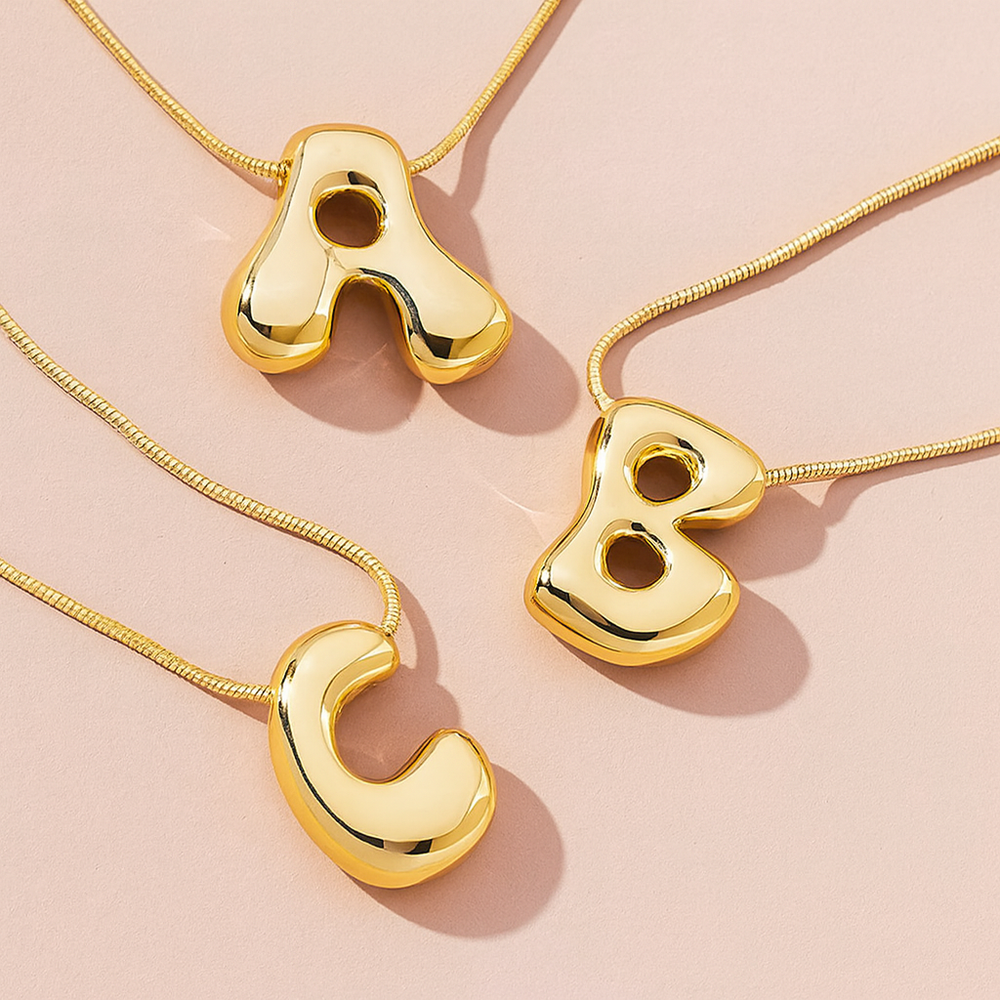 Collar personalizado con inicial de letra de burbuja