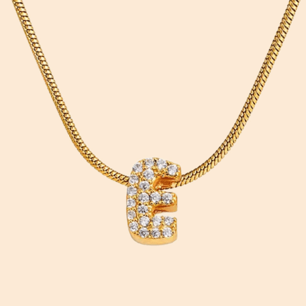 Collar con letras personalizado