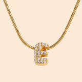 Collar con letras personalizado