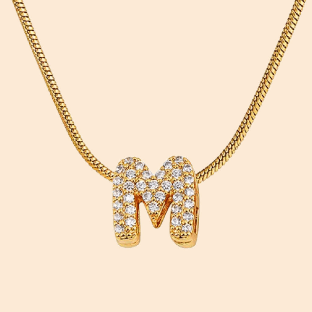 Collar con letras personalizado