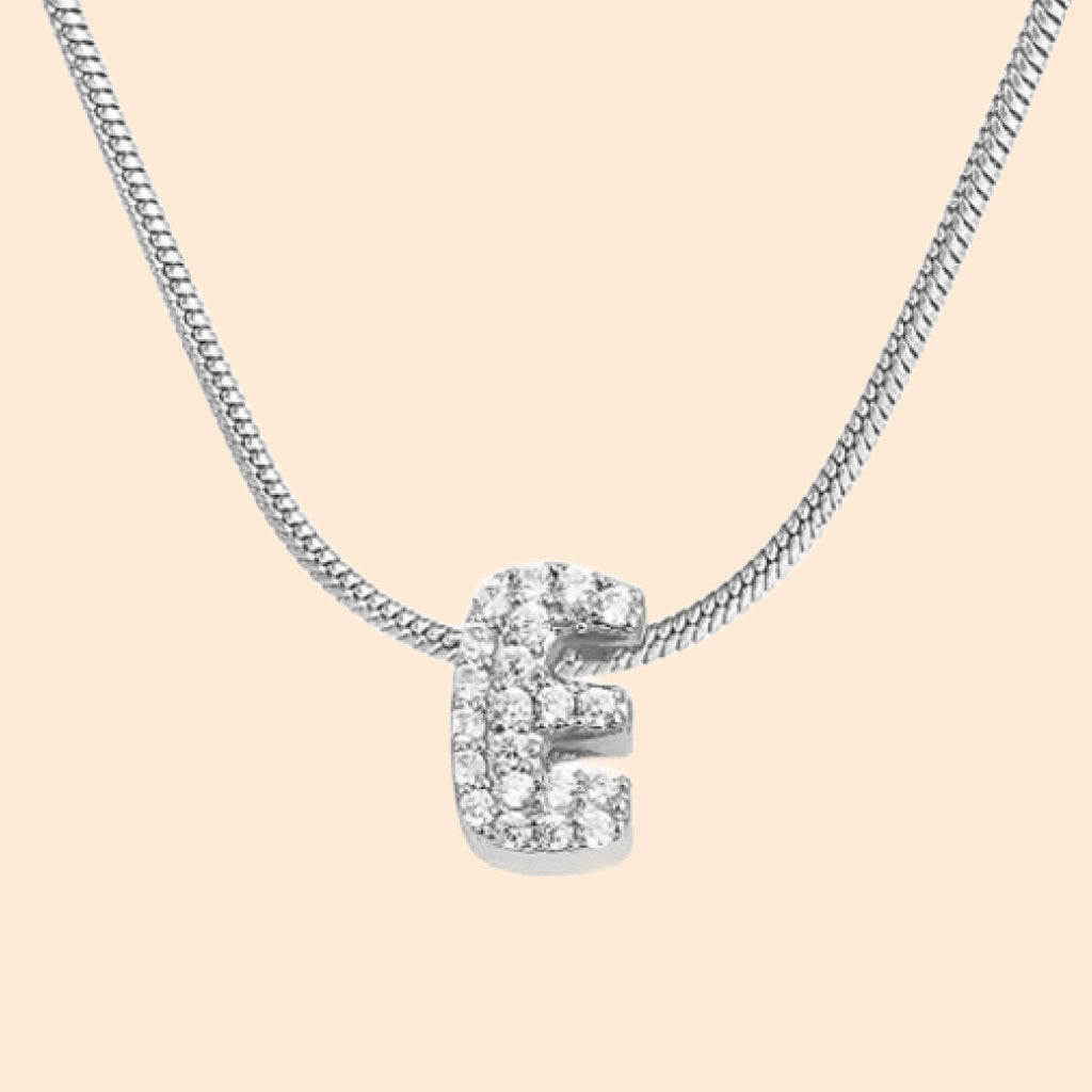 Collar con letras personalizado