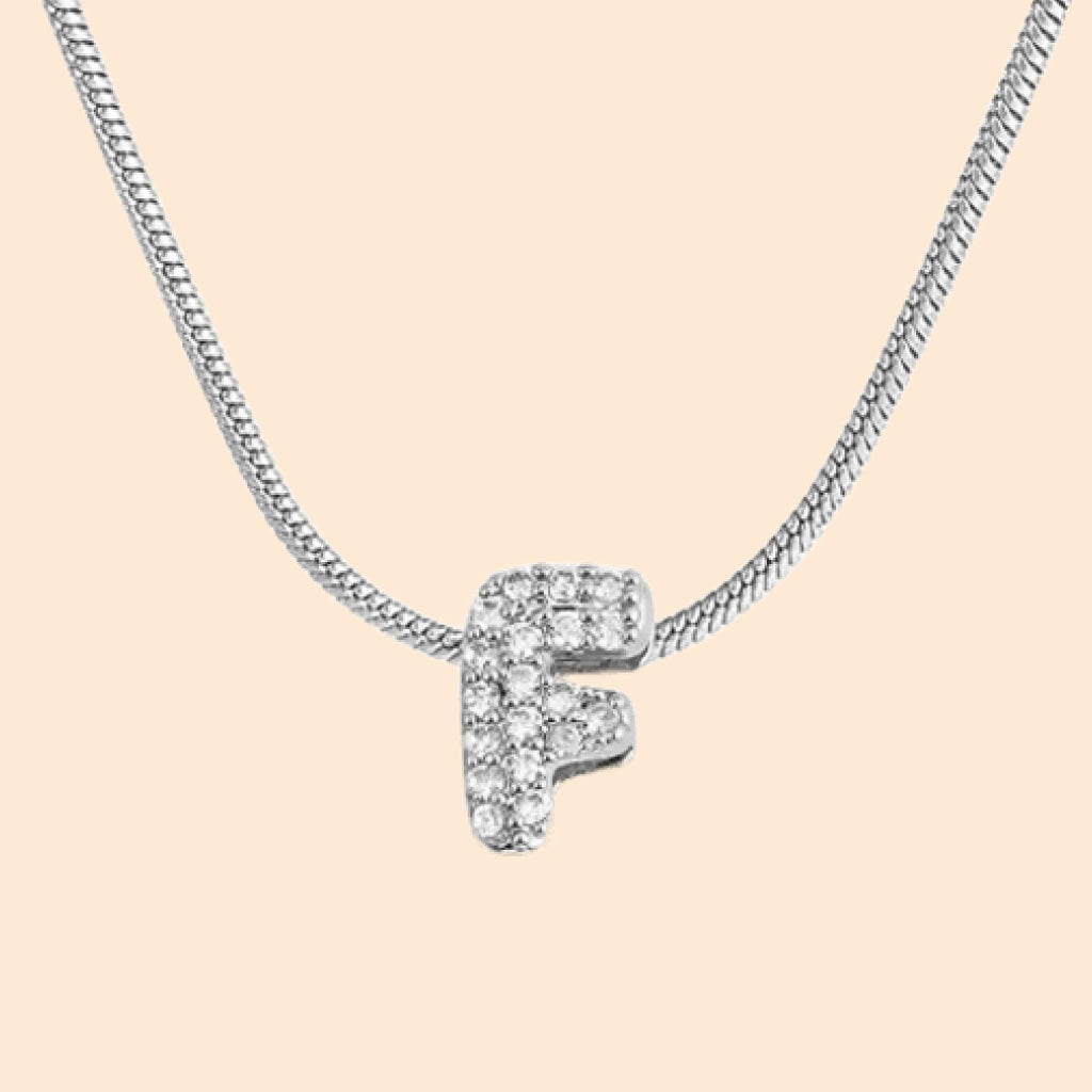 Collar con letras personalizado