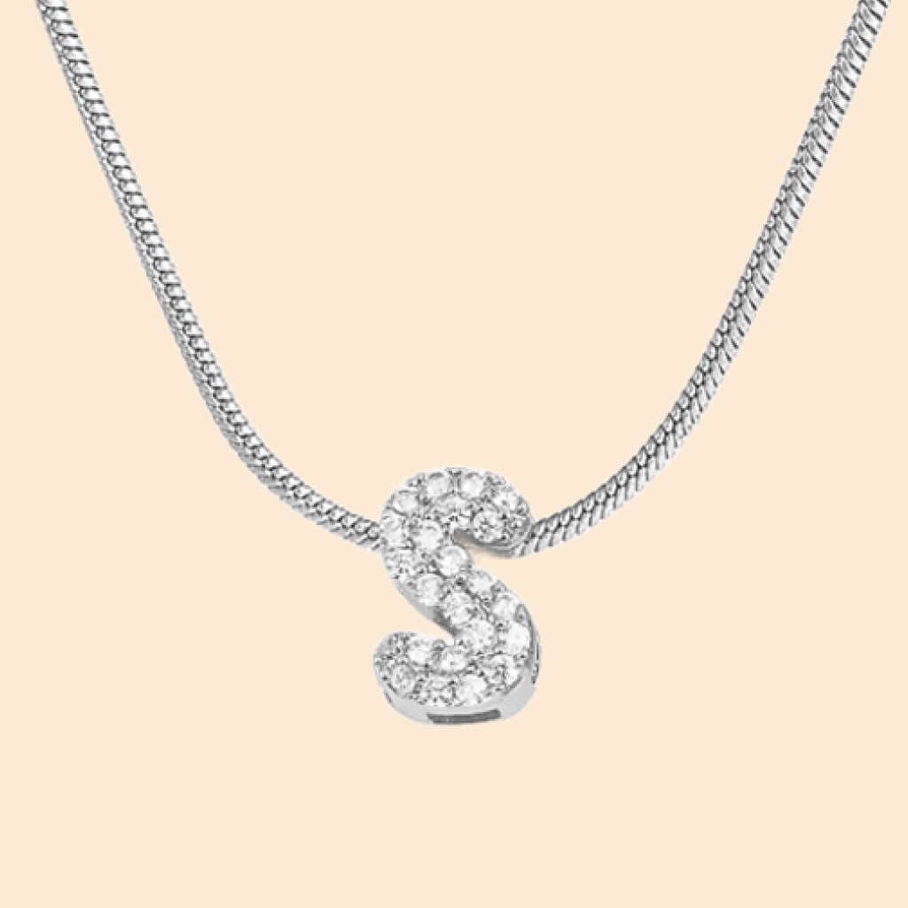 Collar con letras personalizado