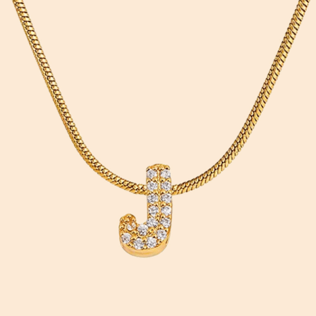 Collar con letras personalizado