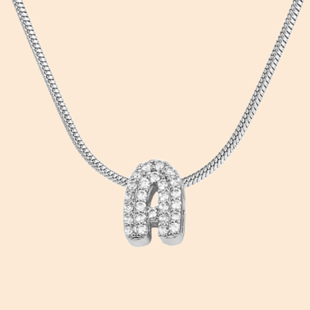 Collar con letras personalizado