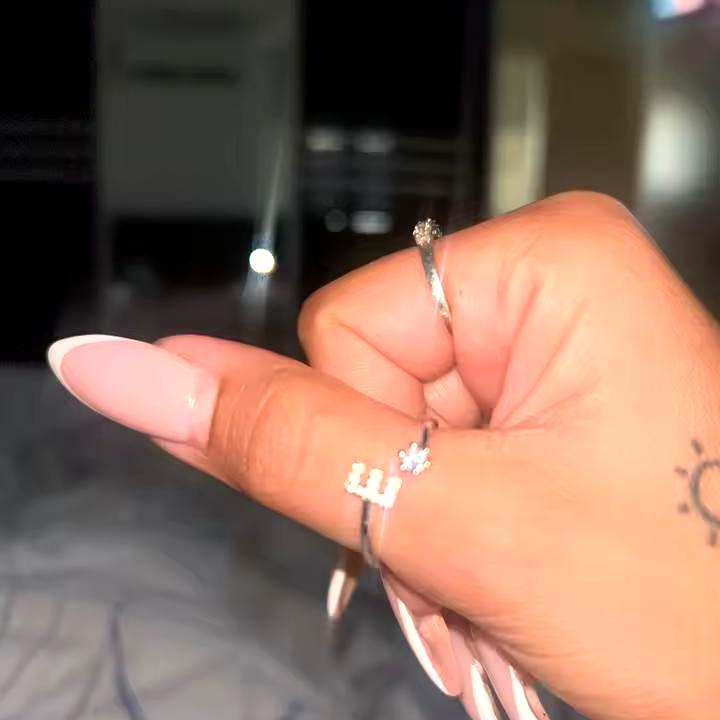 Anillo de Cristal de Letra Personalizada