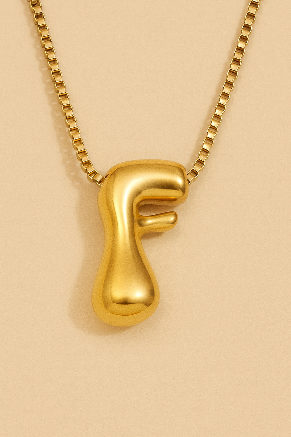 Collar personalizado con inicial de letra de burbuja