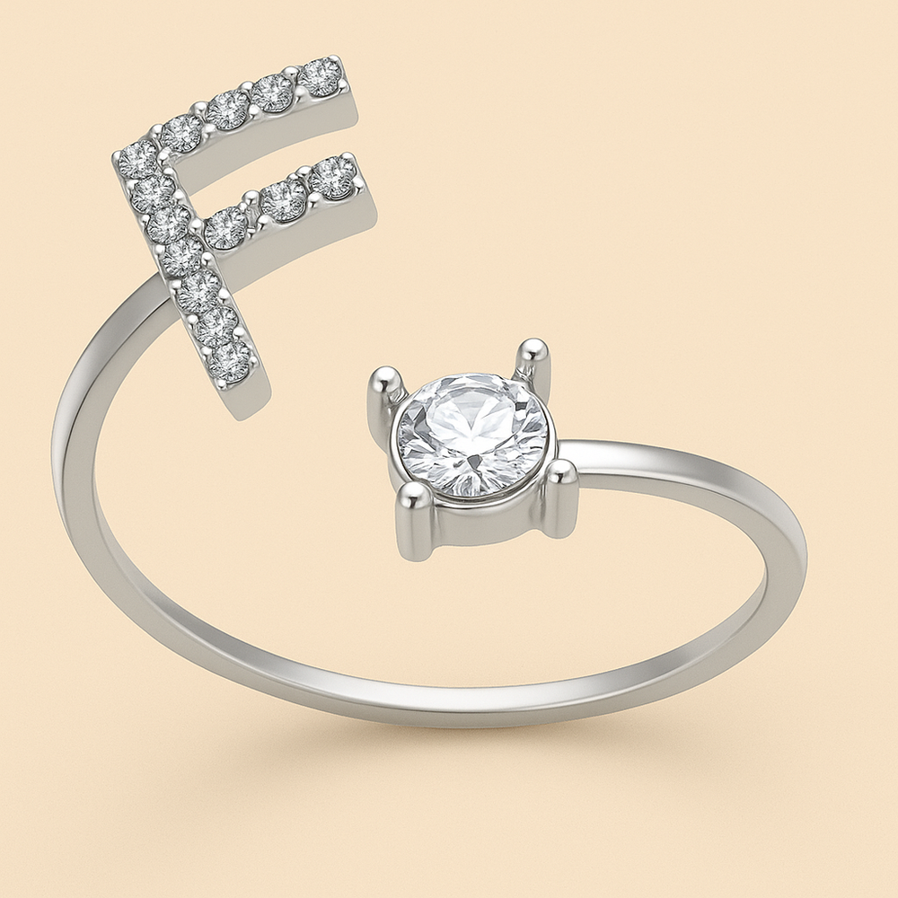 Anillo de cristal con letra personalizada