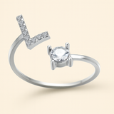 Anillo de cristal con letra personalizada