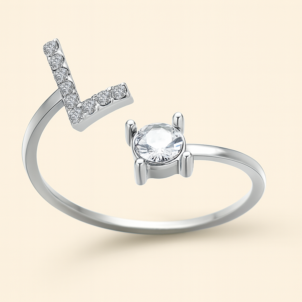 Anillo de cristal con letra personalizada