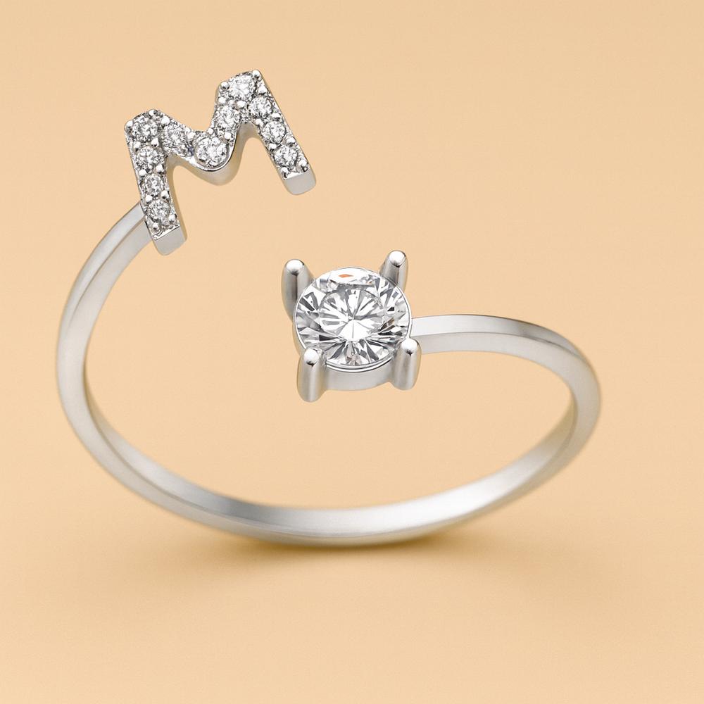 Anillo de cristal con letra personalizada