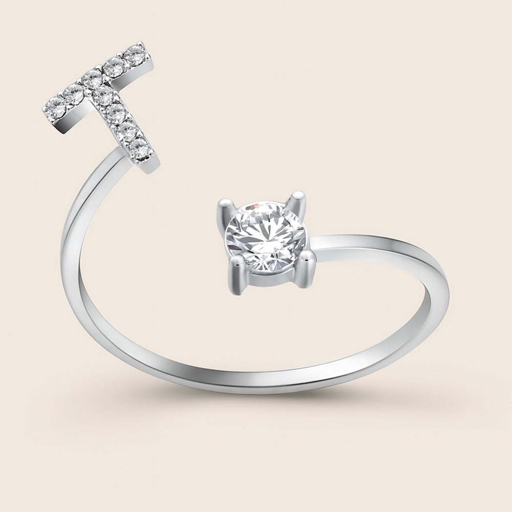 Anillo de cristal con letra personalizada