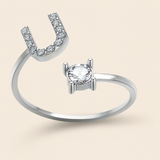 Anillo de cristal con letra personalizada