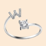 Anillo de cristal con letra personalizada